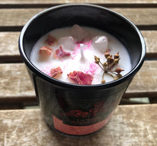 Load image into Gallery viewer, So beautiful looking, even more divine smelling soy wax candles. You need to bring this home to believe.